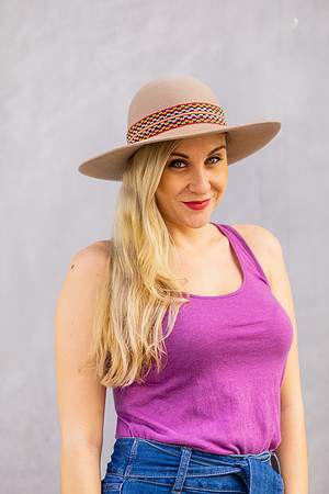 043