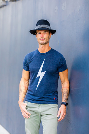 087