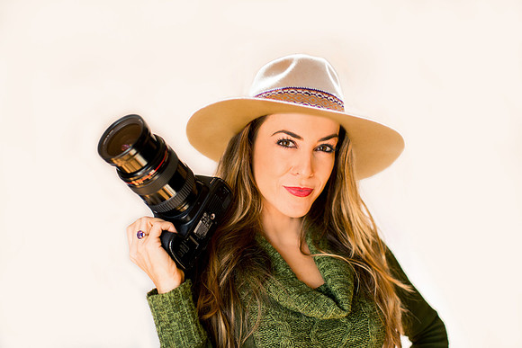 Laura Andeana BIO pic new
